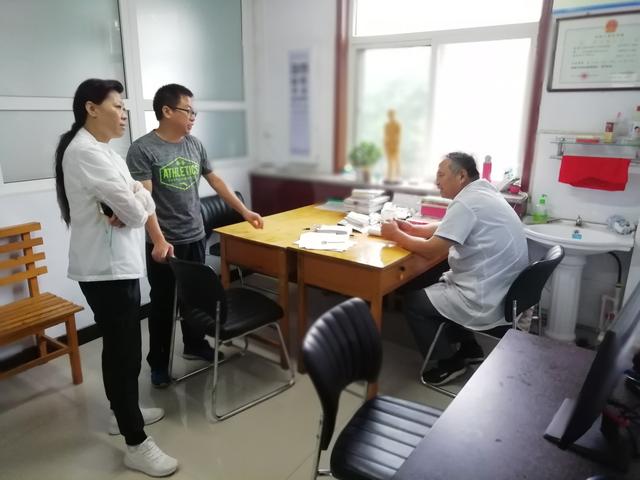 健康所系，生命之托，仁者大爱，重医尊卫