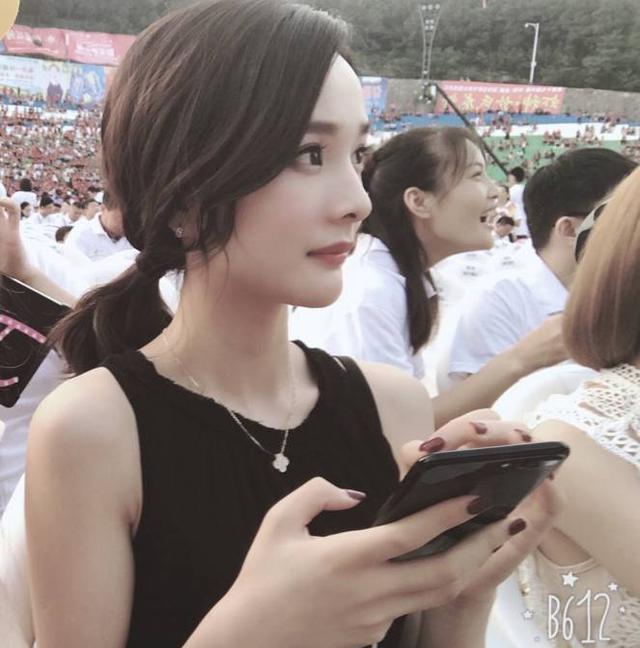 虽然最近杨幂的颜值有一丢丢崩坏......